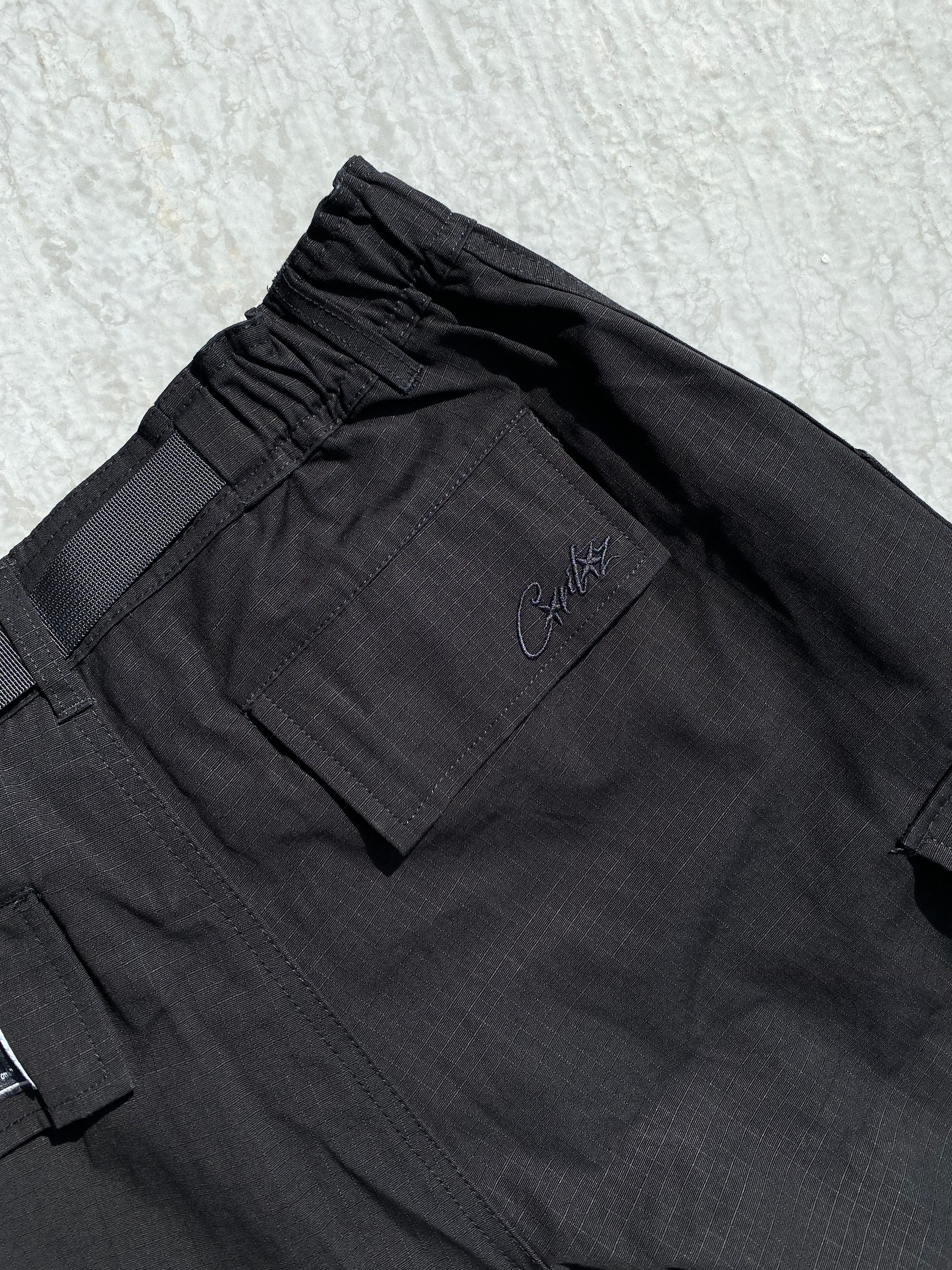 Corteiz Alcatraz Cargo Shorts Triple Black – Solepunks